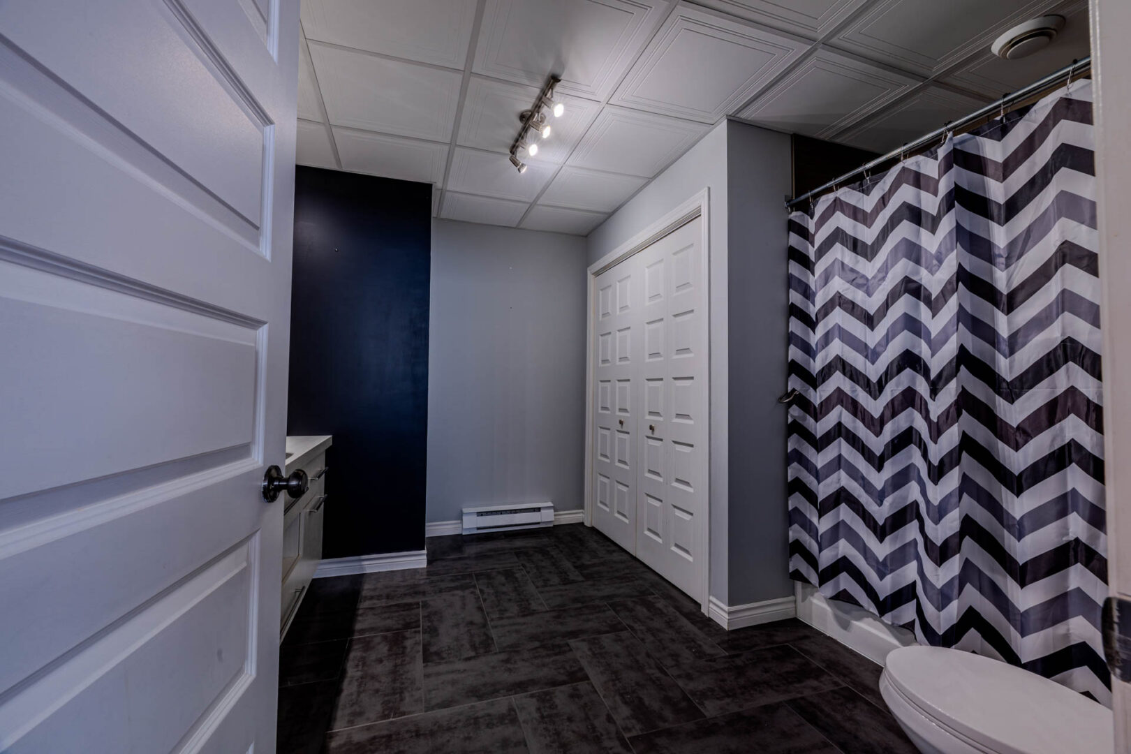 Sous-sol, salle de bain - Maison à vendre, Val-Bélair au 1080 rue de l'Échiquier